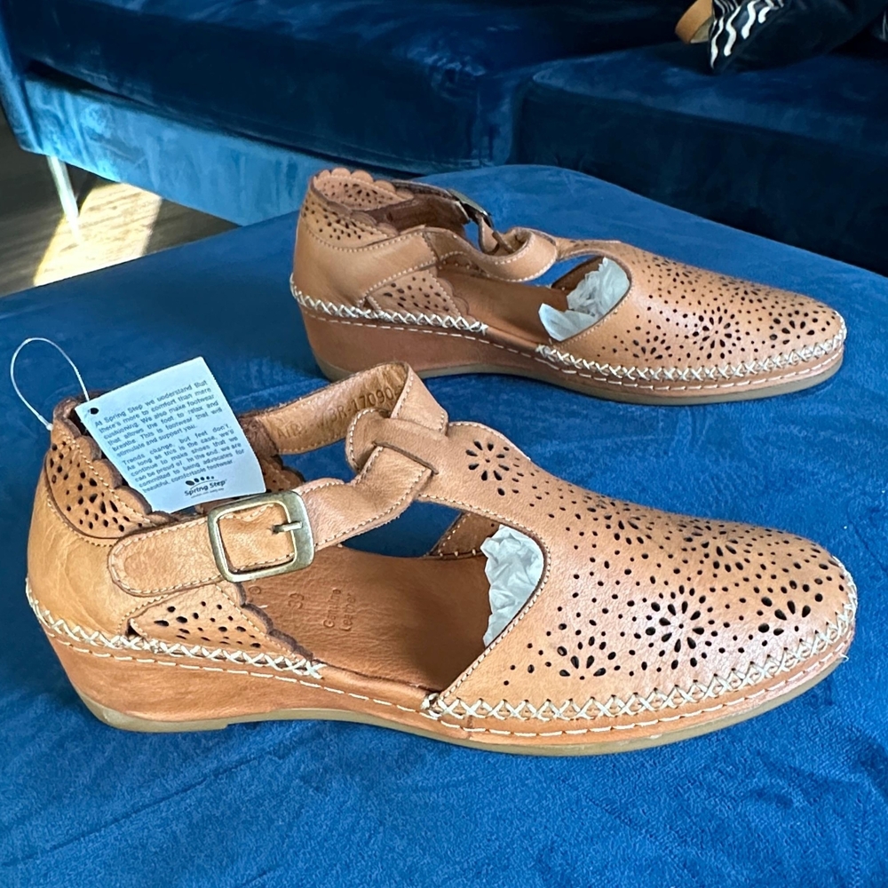 Women's Tan Leather Cutout Shoes